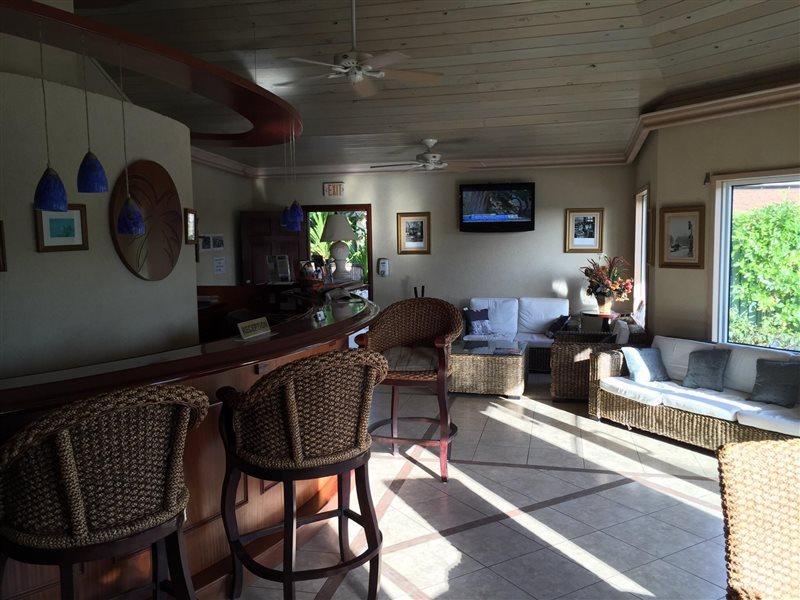 Caribbean Paradise Inn Grace Bay Extérieur photo