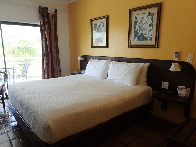 Caribbean Paradise Inn Grace Bay Extérieur photo