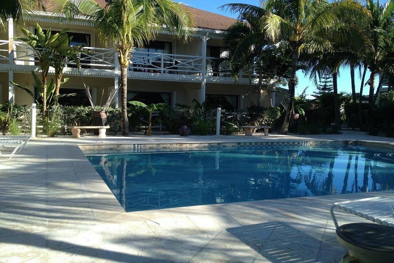 Caribbean Paradise Inn Grace Bay Extérieur photo