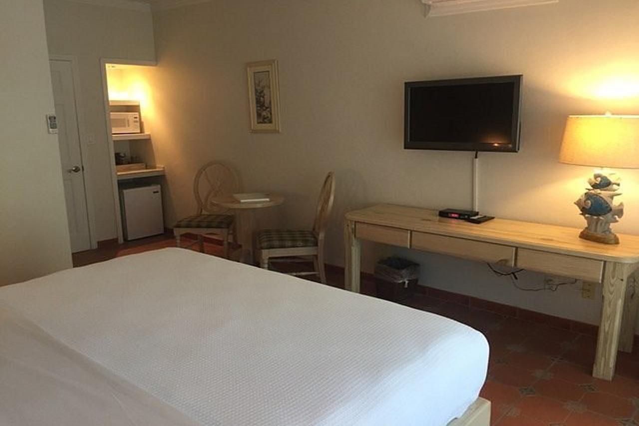 Caribbean Paradise Inn Grace Bay Extérieur photo