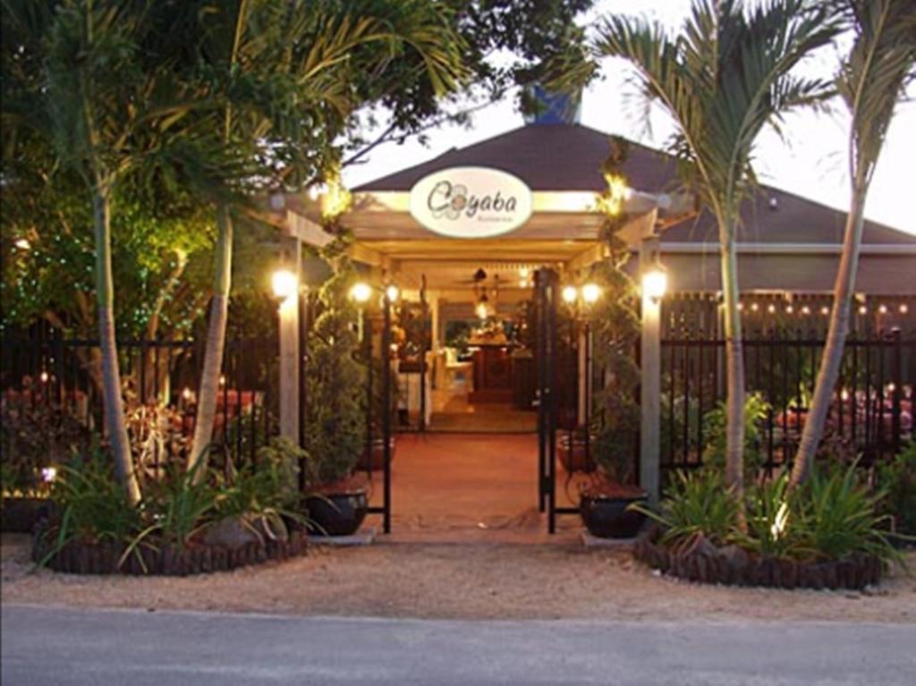 Caribbean Paradise Inn Grace Bay Extérieur photo