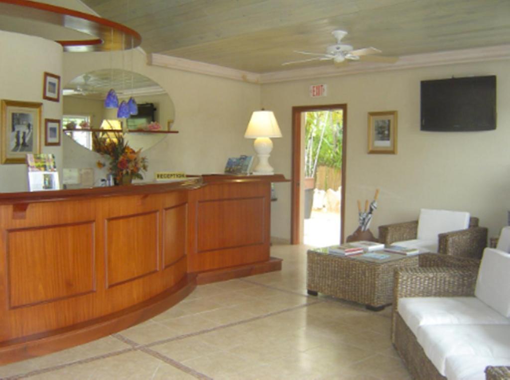 Caribbean Paradise Inn Grace Bay Chambre photo