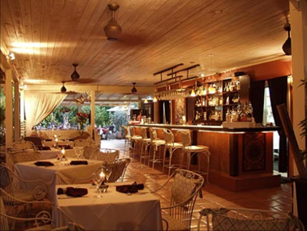 Caribbean Paradise Inn Grace Bay Extérieur photo