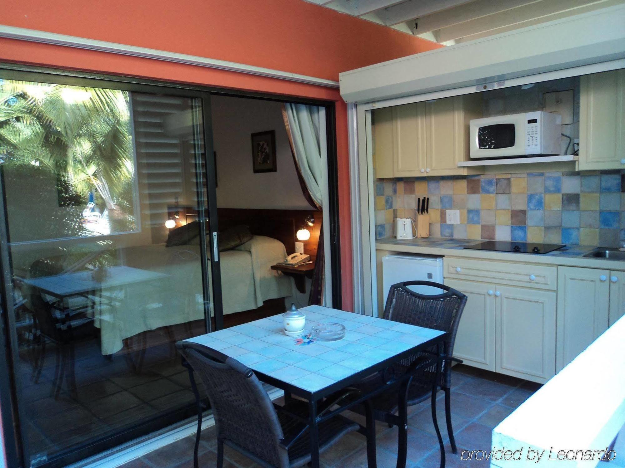 Caribbean Paradise Inn Grace Bay Extérieur photo