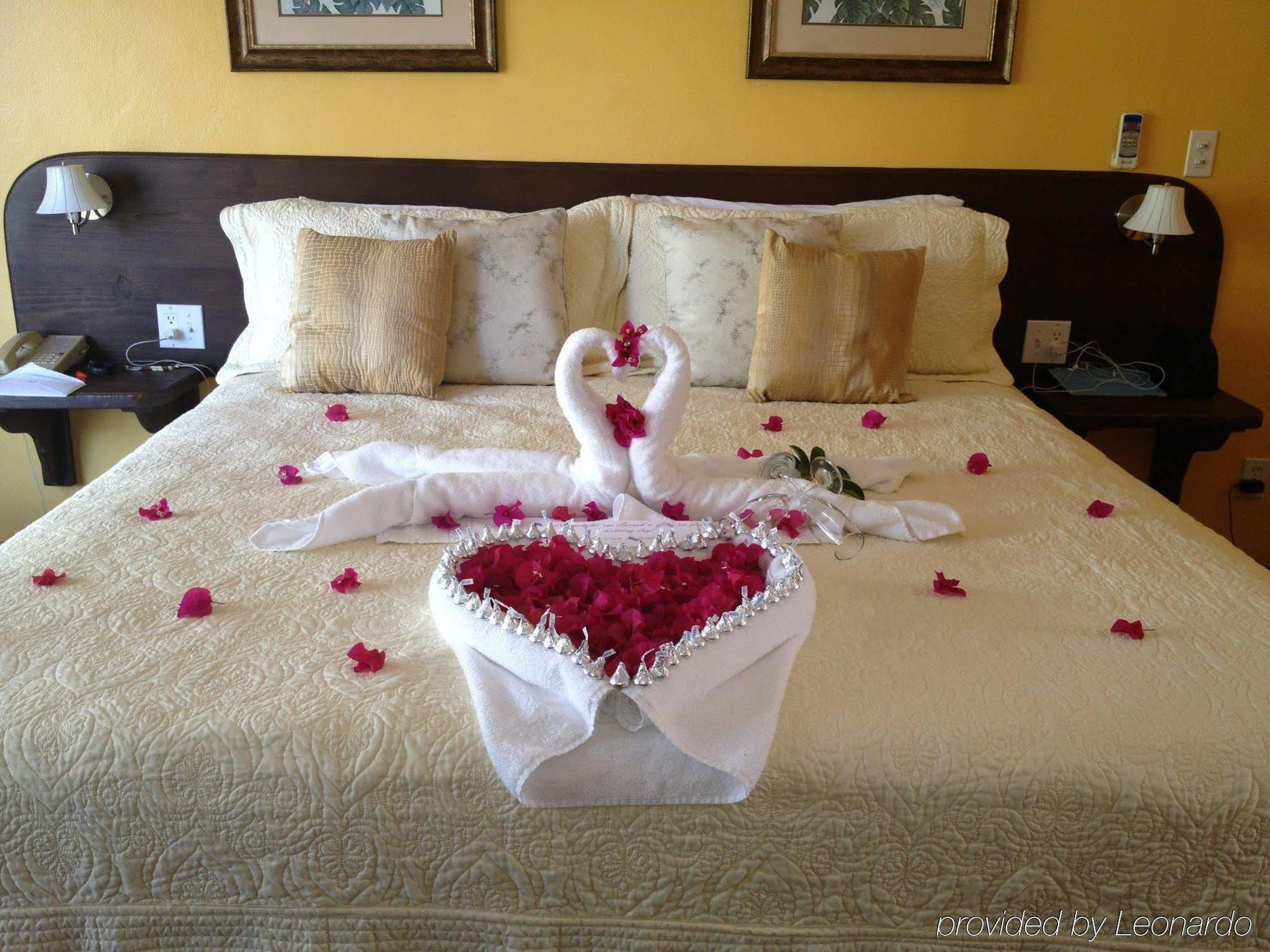 Caribbean Paradise Inn Grace Bay Extérieur photo